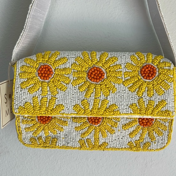 🌼 Sol & Mer Daisy/Sunflower Beaded Shoulder Bag 🌼